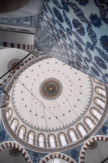 Nikon magazine - Figen Kokol in Istanbul with the DX 16-50mm