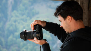 Nikon magazine - vertical video with Memories from Abroad